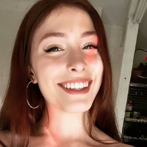 Meet your Posher, Joely